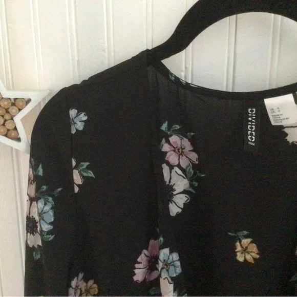 Body 🌴 DIVIDED - Picture 2 of 5